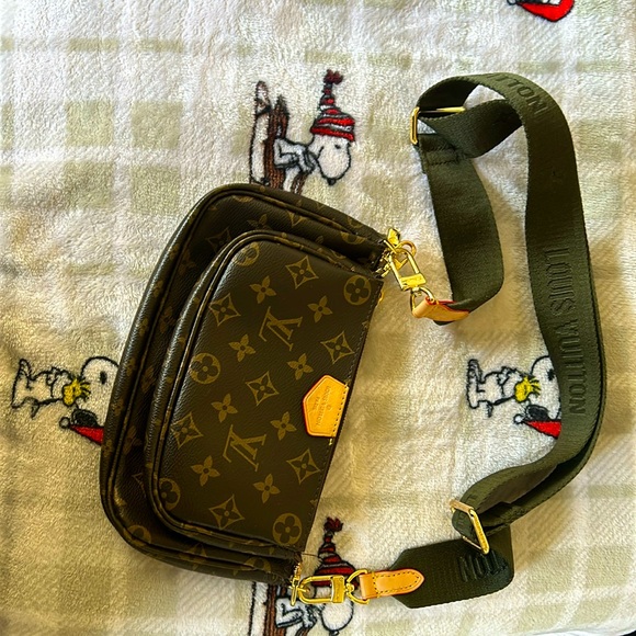 Louis Vuitton bag - Picture 1 of 4